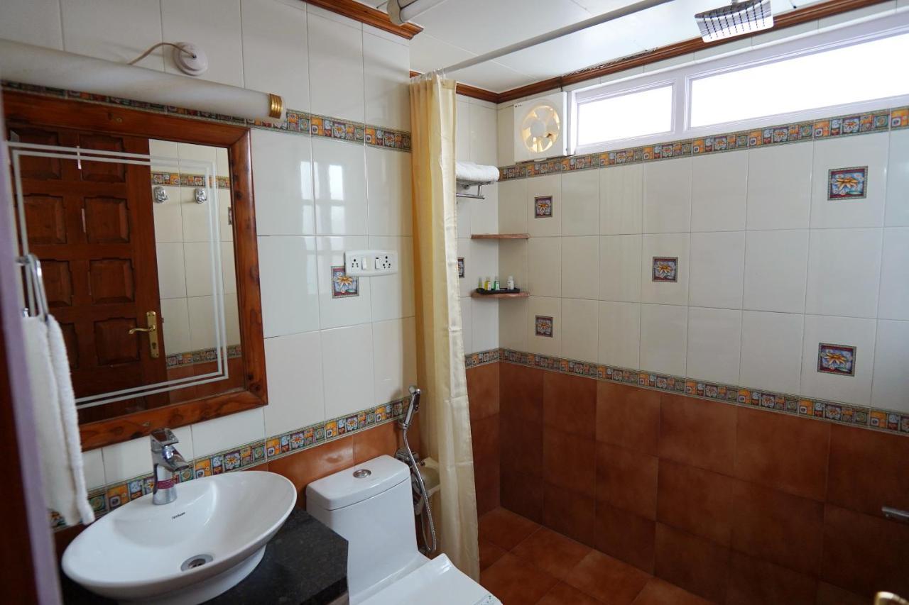 The Edgeworth Bed & Breakfast Shimla Ngoại thất bức ảnh