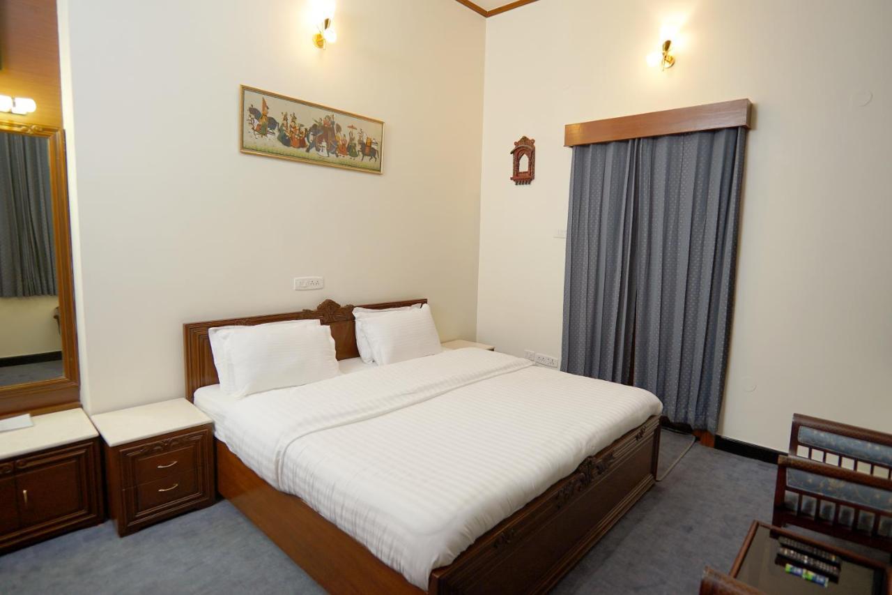 The Edgeworth Bed & Breakfast Shimla Ngoại thất bức ảnh